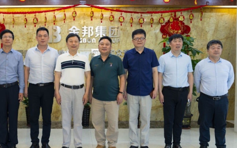 随州市人大常委会党组书记、主任夏卫东领导一行莅临我司指导工作